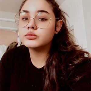 Meet your Posher, Miscie